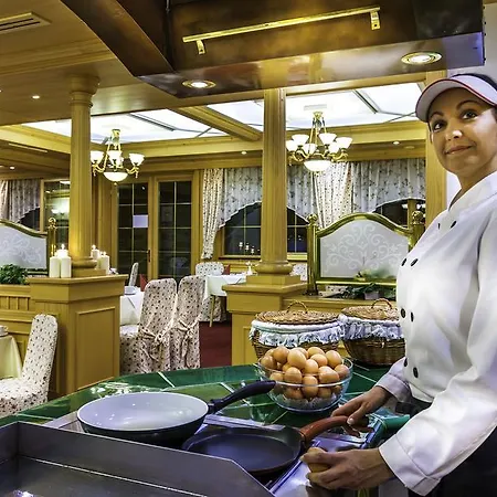 Hotel Medici & Restaurant 4*