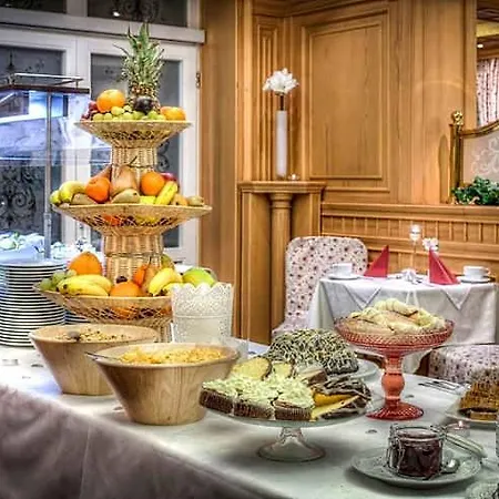 Medici & Restaurant 4* Veszprém