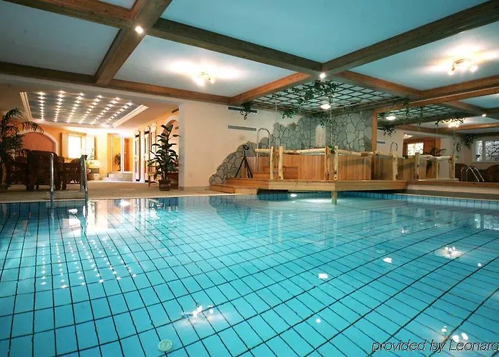 Medici & Restaurant Отель Веспрем